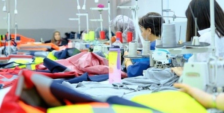 Ücretli çalışan sayısı yıllık yüzde 1,1 arttı