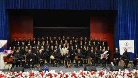 Akademisyenlerden sahne performansı
