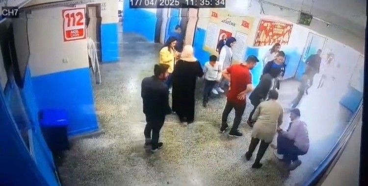 Dili boğazına kaçan öğrenciyi müdür yardımcısı kurtardı: O anlar kamerada
