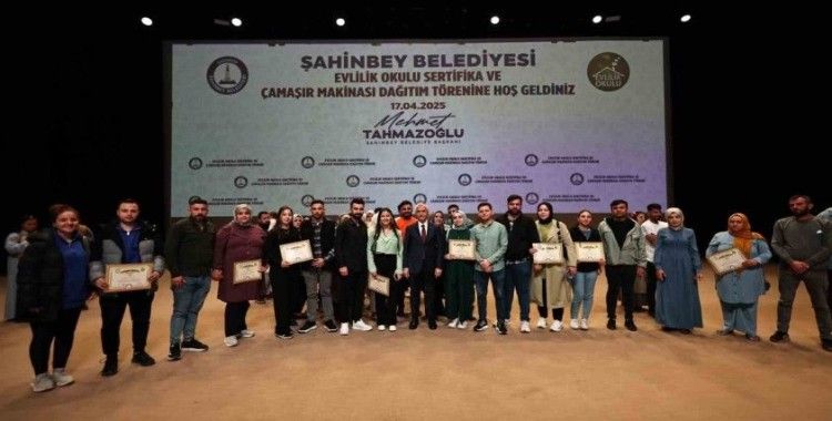 Şahinbey Evlilik Okulu’nda 672 çift daha sertifika aldı
