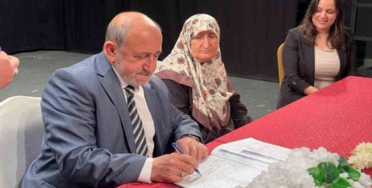 Huzurevinde dünya evine girdiler
