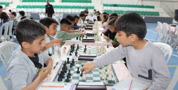 Elazığ’da satranç turnuvası büyük ilgi gördü
