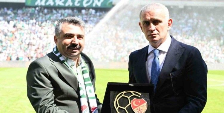 Bursaspor kupayı, Yıldırım Belediyesi ’Fair Play’i aldı
