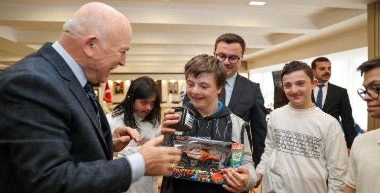 Başkan Sekmen; "Onların gözlerindeki ışık, bizlere umut ve ilham oldu"
