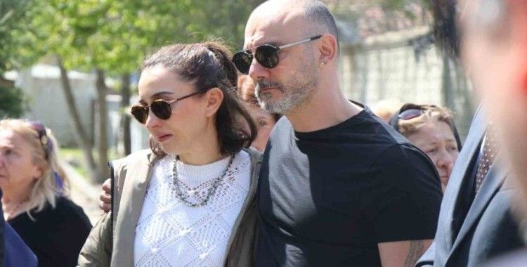 Otel faciasında hayatını kaybeden çocukların 23 Nisan’ı karanfillerle kutlandı
