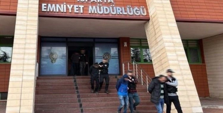 Isparta’da uyuşturucu ticari yapan 3 şahıs tutuklandı