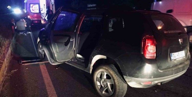 Ayvalık’ta seyir halindeki traktöre otomobil arkadan çarptı: 1 ölü, 2 yaralı