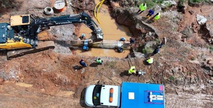 MESKİ ekipleri, ana su borusunu kesinti olmadan onardı
