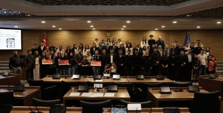 Kütahya’da ’Tarihi Konulu Gençler Arası Kültür ve Bilgi Yarışması’nın finali gerçekleşti

