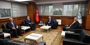 Başkan Büyükkılıç, kente katkı sağlayan misafirlerini makamında ağırladı
