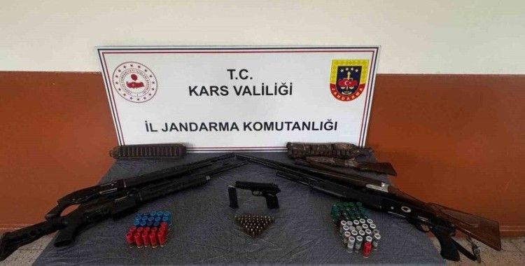 Arpaçay’da silah ve mühimmat ele geçirildi
