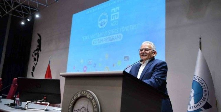 Başkan Büyükkılıç: "Ya öğrenen ol, ya öğreten ol"
