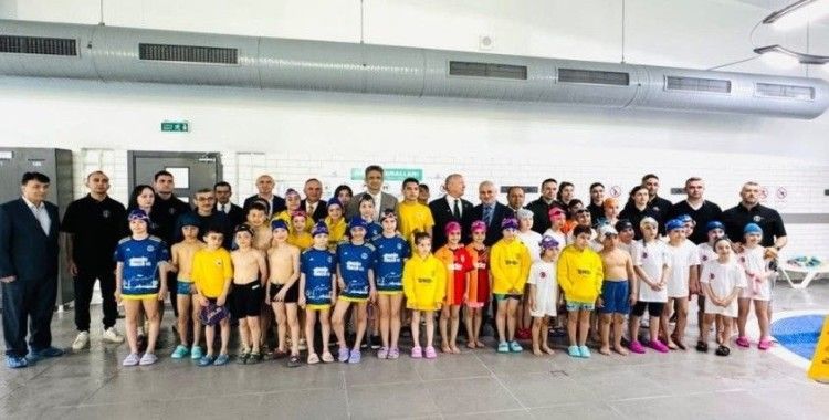 Çaycuma’da yüzme yarışları nefes kesti
