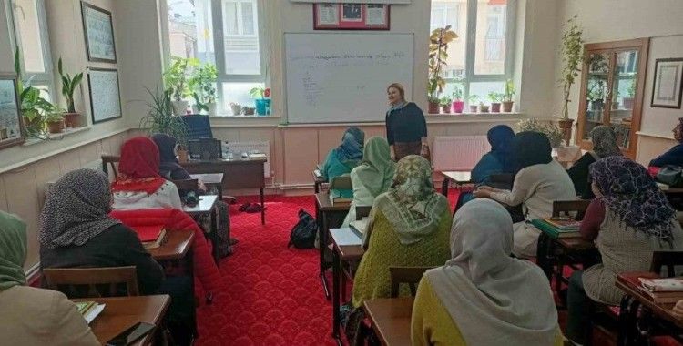 Eskişehir’de ‘Değerlerin Edinilmesinde Ailenin Rolü’ eğitimi verildi