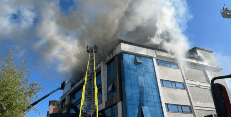 Esenyurt'ta tekstil atölyesinde yangın