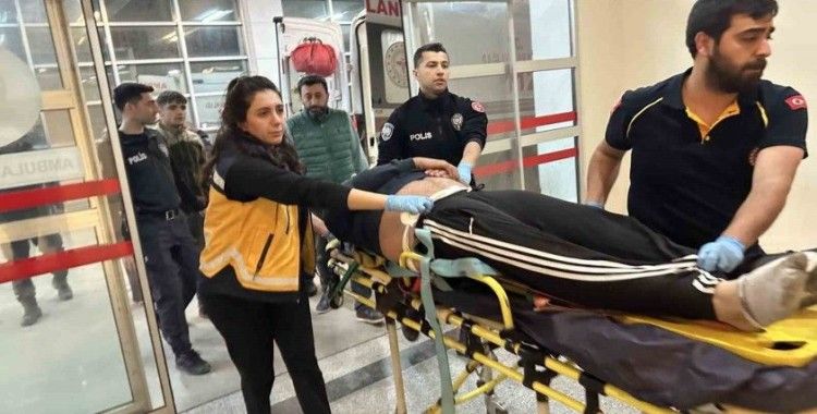 İki otomobil çarpıştı: 1’i ağır 3 yaralı
