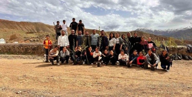 Kağızman’da 800 fidan toprakla buluştu
