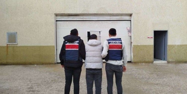 Kesinleşmiş 12 yıl cezayla aranan uyuşturucu taciri yakalandı
