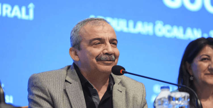 Sırrı Süreyya Önder son yolculuğuna uğurlanıyor