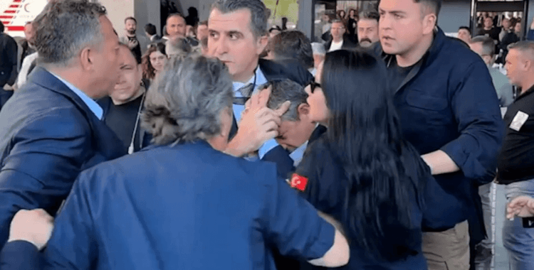 Özgür Özel'e AKM önünde tokatlı saldırı: Saldırgan gözaltına alındı