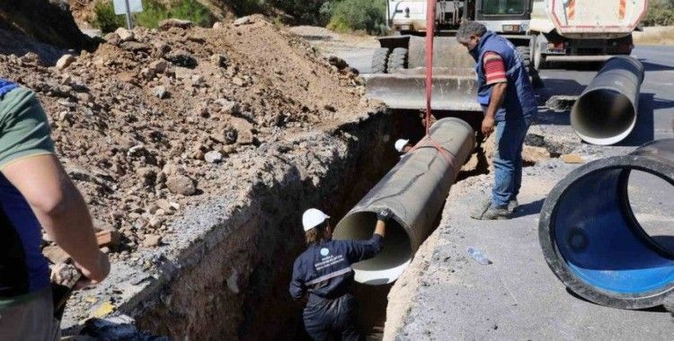 Bodrum’da sürekli patlayan su isale hatları değişiyor
