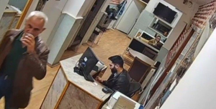 CHP Genel Başkanı Özgür Özel’e saldırıda bulunan şahsın saldırıdan önceki görüntüleri ortaya çıktı
