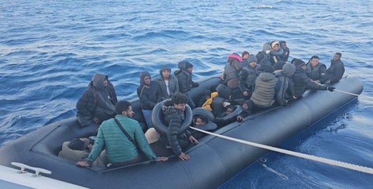 Didim’de 42 düzensiz göçmen kurtarıldı
