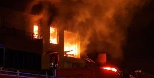 Konya'da 4 katlı apartmanda patlama ve yangın: 1’i ağır 12 yaralı