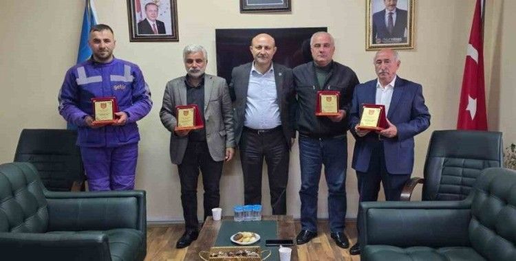 Kars’ta yılın şoförlerine plaket verildi
