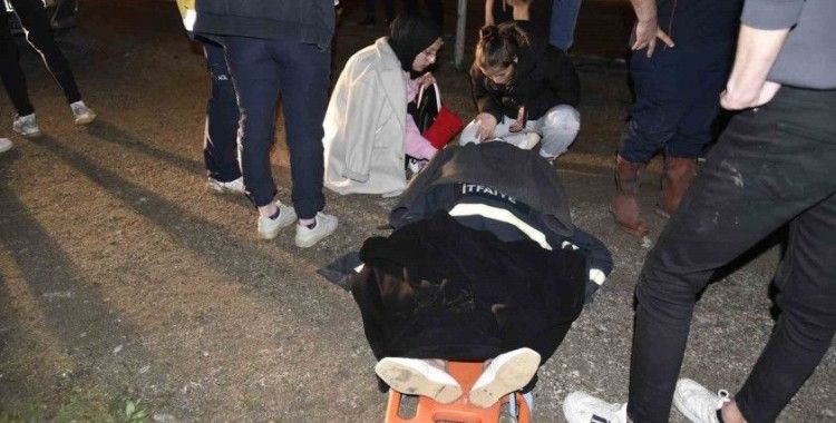 Çarpıştıktan sonra savrulan 2 araç yayaların arasında daldı: 11 yaralı
