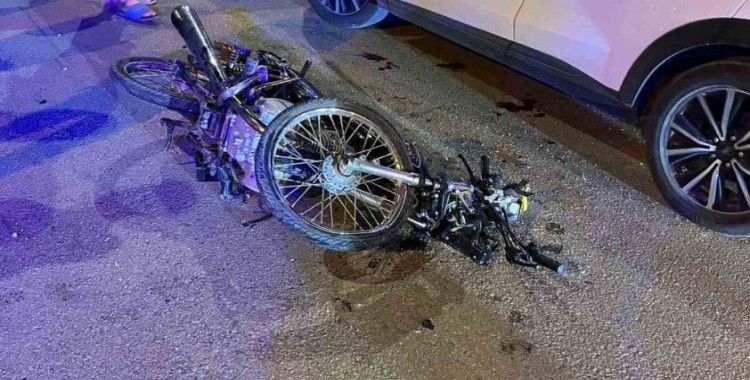 Dörtyol’da otomobille çarpışan motosiklet hurdaya döndü: 1’i ağır 2 yaralı
