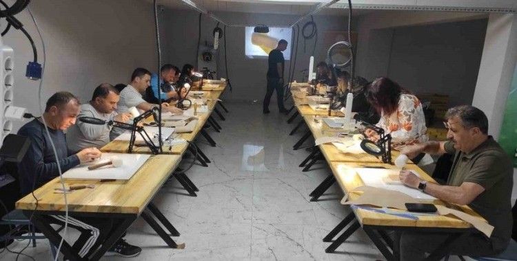 Tavşanlı’da deri işleme atölyesi açıldı
