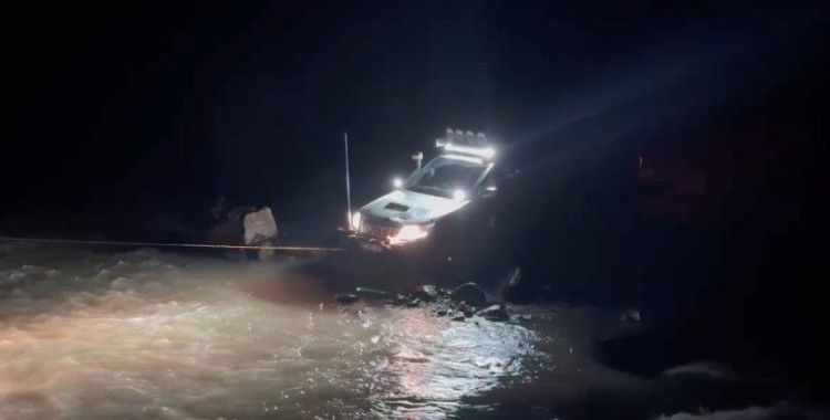 Artvin’de yamaçtan düşerek yaralanan vatandaş kurtarıldı