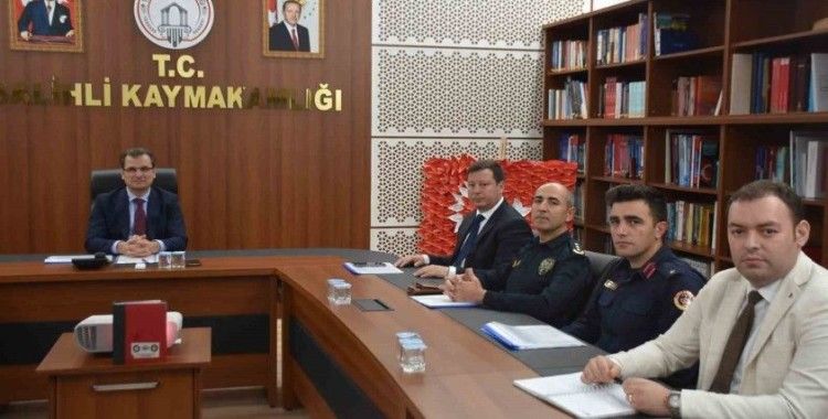 Salihli’de metruk binaların yıkılmasına yönelik toplantı yapıldı
