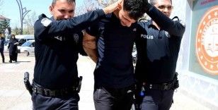 Polisleri ezme pahasına kaçan o sürücü tutuklandı
