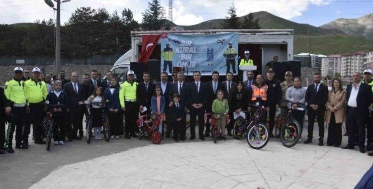 Bitlis’te Trafik Güvenliği Haftası etkinliği
