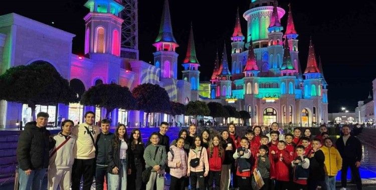 Manyaslı yıldız karateciler Antalya’dan madalyalarla döndü
