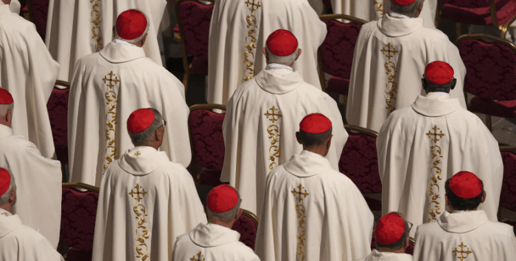 Vatikan'da kapılar kapanıyor, telefon sinyalleri kesiliyor: En eski ve gizemli seçimlerinden biri başlıyor