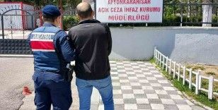 Uyuşturucu suçundan aranan şahıs jandarma tarafından yakalandı
