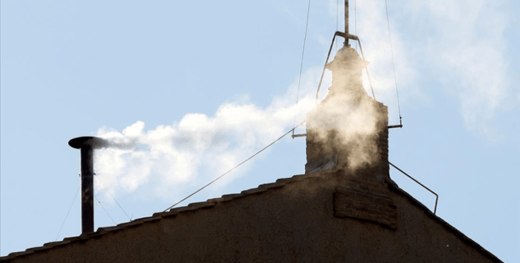 Vatikan'da yapılan Konklav'da yeni papa seçildi