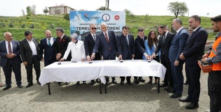 Simav’da Üniversite Yerleşkesine yapılacak cami ve Gençlik Merkezinin temeli atıldı