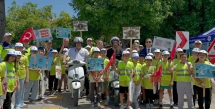 Ortaca’da öğrencilerle yaya geçidi eğitimi gerçekleştirildi
