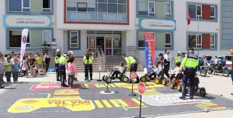 Kütahya’da öğrencilere trafik eğitimi

