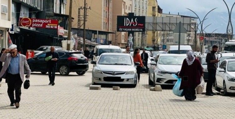 Yüksekova’da park sorunu
