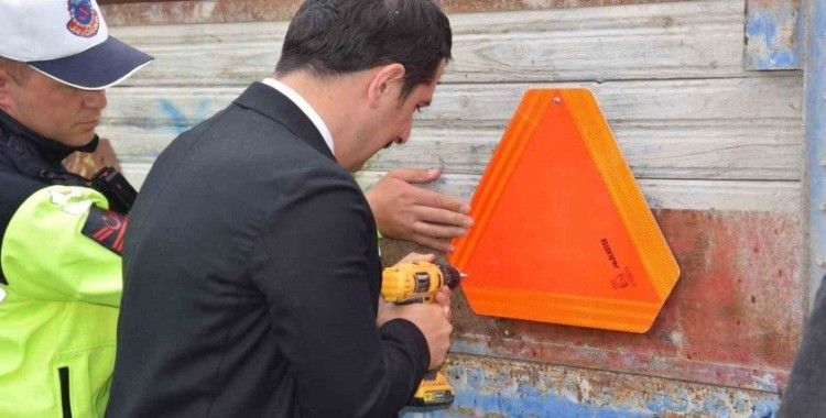 Karapınar’da çiftçilere reflektör dağıtıldı