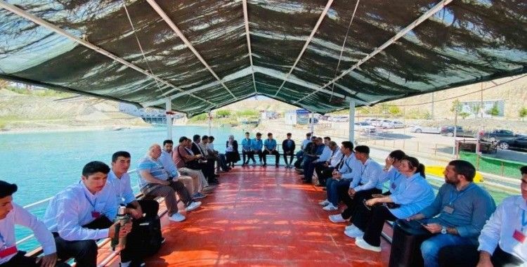 Fırat’ın Samsat kıyısında şiir aktı
