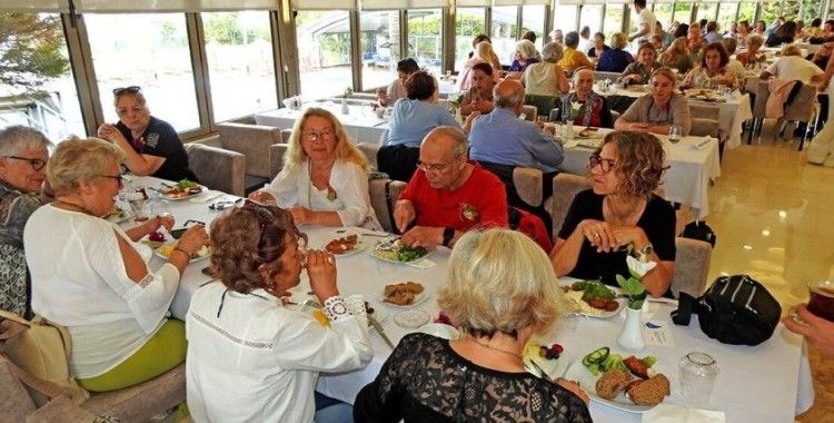 Dalyanım Derneği’nden anlamlı dayanışma kahvaltısı: "Yılın Annesi" hayvansever Esra Kuşçu oldu
