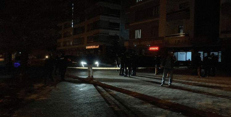 Alacak verecek kavgası kanlı bitti: 1 yaralı