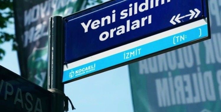Trafik levhalarında anne sözleri
