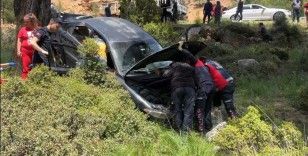 Burdur’da kamyonet ile otomobil çarpıştı: 3 yaralı

